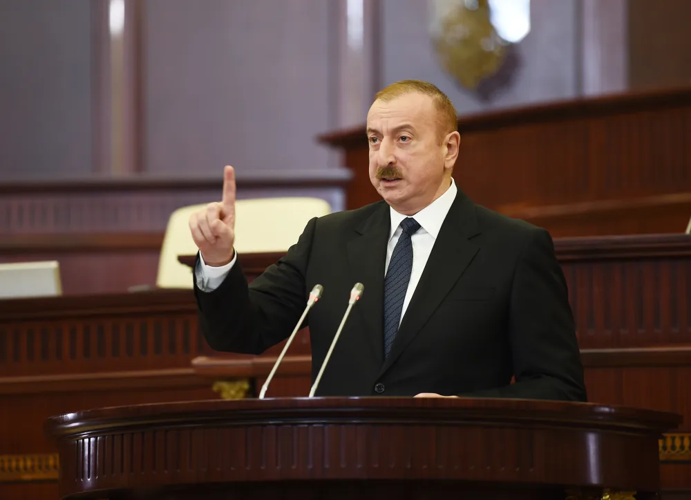 Prezident Milli Məclisdə - FOTOLAR