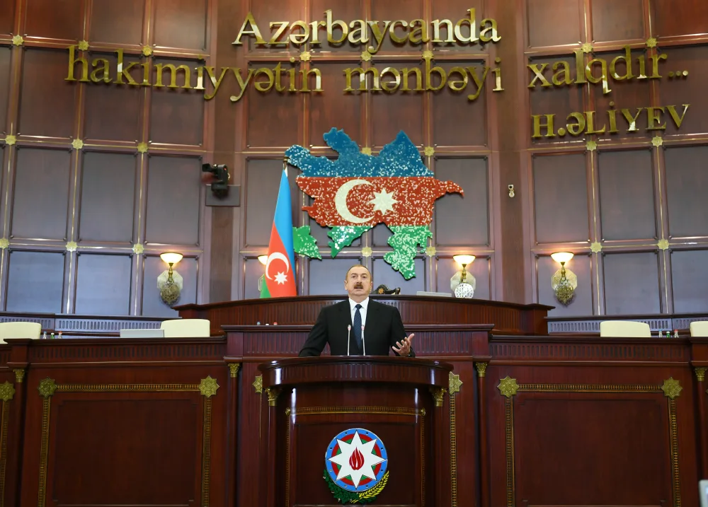 Prezident Milli Məclisdə - FOTOLAR