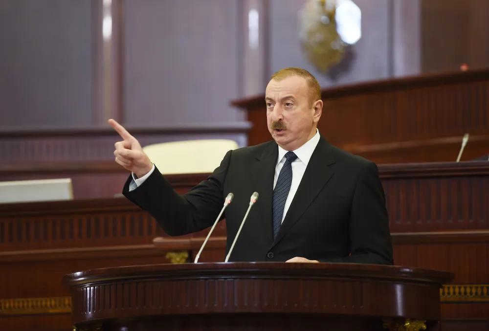 Prezident Milli Məclisdə - FOTOLAR