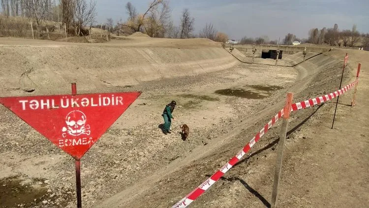 Ağstafa su kanalında - ƏL QUMBARASI TAPILDI