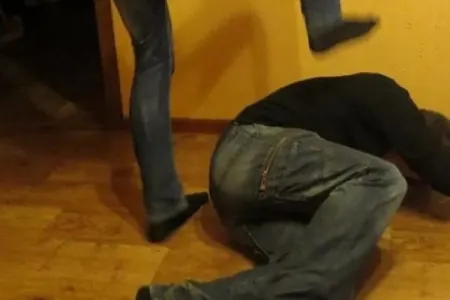 Azərbaycanda oğul yumruqla atasını - ÖLDÜRDÜ