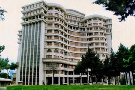 Tibb Universitetinin klinikasının bağlanmasına - Rəsmi açıqlama