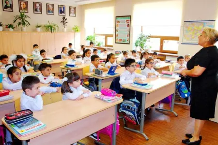 Baş Nazir tətilləri ləğv etdi