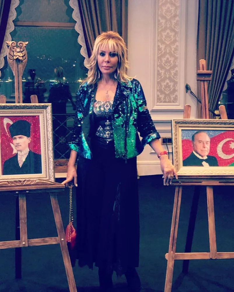 Xalq artisti Mübariz Mənsimova - DƏSTƏK OLDU - FOTOLAR