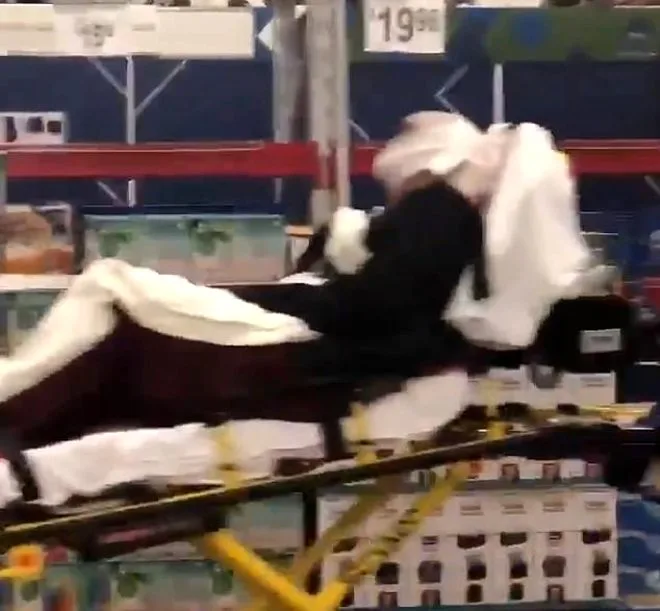 ABŞ-da fövqəladə vəziyyət - İNSANLAR MARKETDƏ BİR-BİRİNİ BIÇAQLADI - FOTO