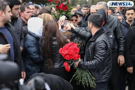 Rafael Dadaşovun dəfnində Səidə Dadaşova ÖZÜNDƏN GETDİ - FOTO - VİDEO