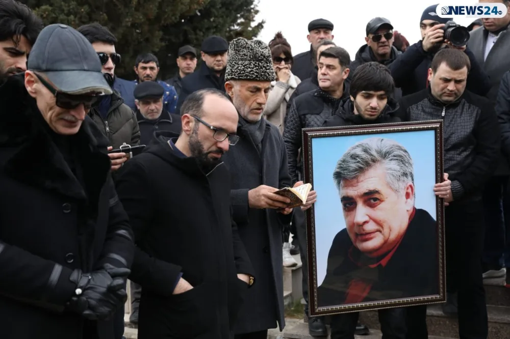 Rafael Dadaşovun dəfnində Səidə Dadaşova ÖZÜNDƏN GETDİ - FOTO - VİDEO