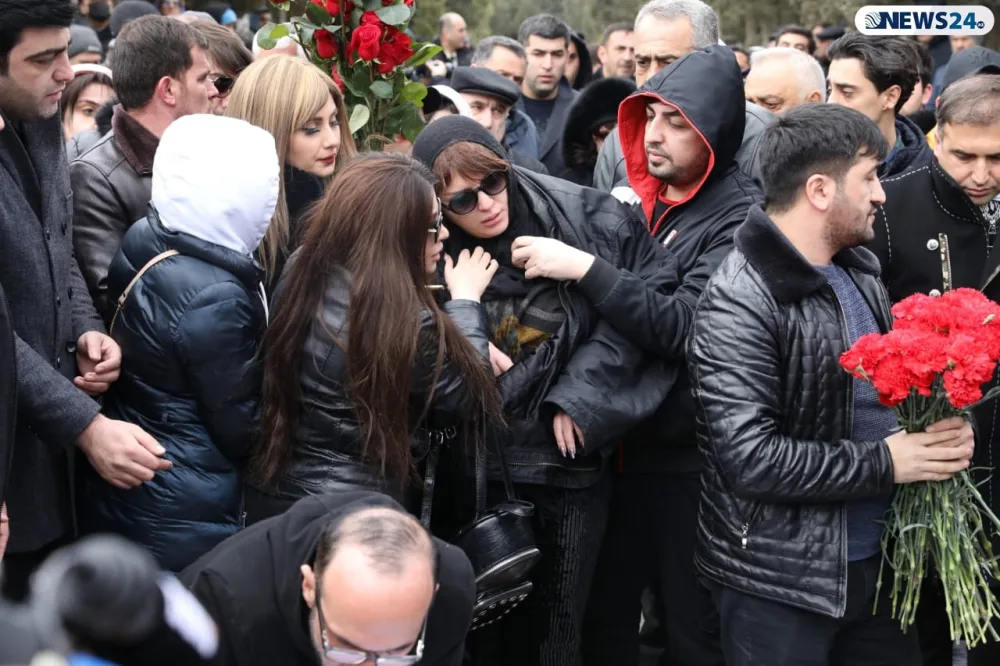 Rafael Dadaşovun dəfnində Səidə Dadaşova ÖZÜNDƏN GETDİ - FOTO - VİDEO