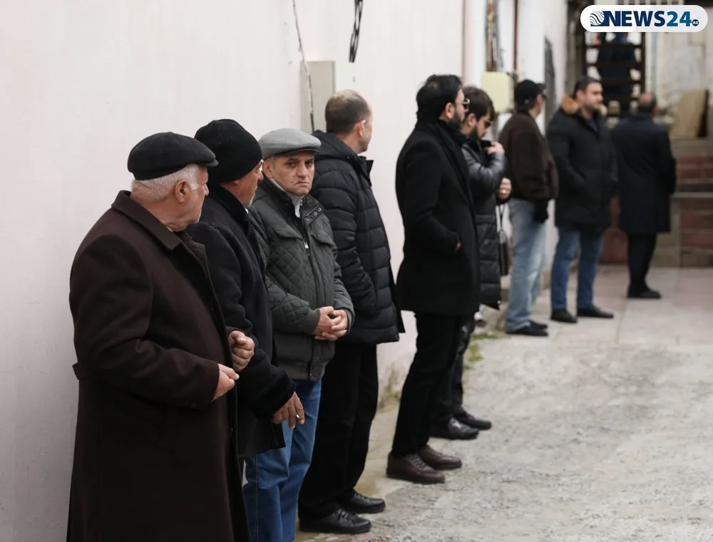 "Kaş, başımı çiyninə qoyub ağlaya bilərdim, ata..." - VİDEOREPORTAJ - FOTOLAR