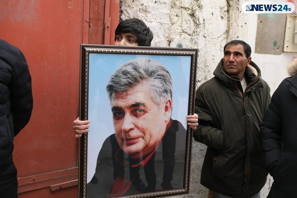 "Kaş, başımı çiyninə qoyub ağlaya bilərdim, ata..." - VİDEOREPORTAJ - FOTOLAR