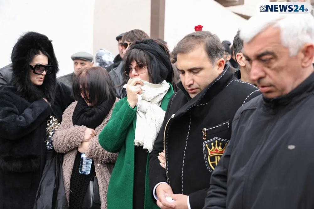 "Kaş, başımı çiyninə qoyub ağlaya bilərdim, ata..." - VİDEOREPORTAJ - FOTOLAR