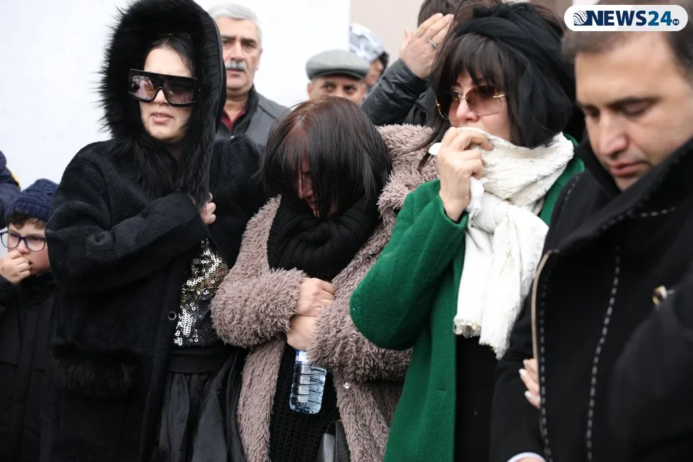 "Kaş, başımı çiyninə qoyub ağlaya bilərdim, ata..." - VİDEOREPORTAJ - FOTOLAR