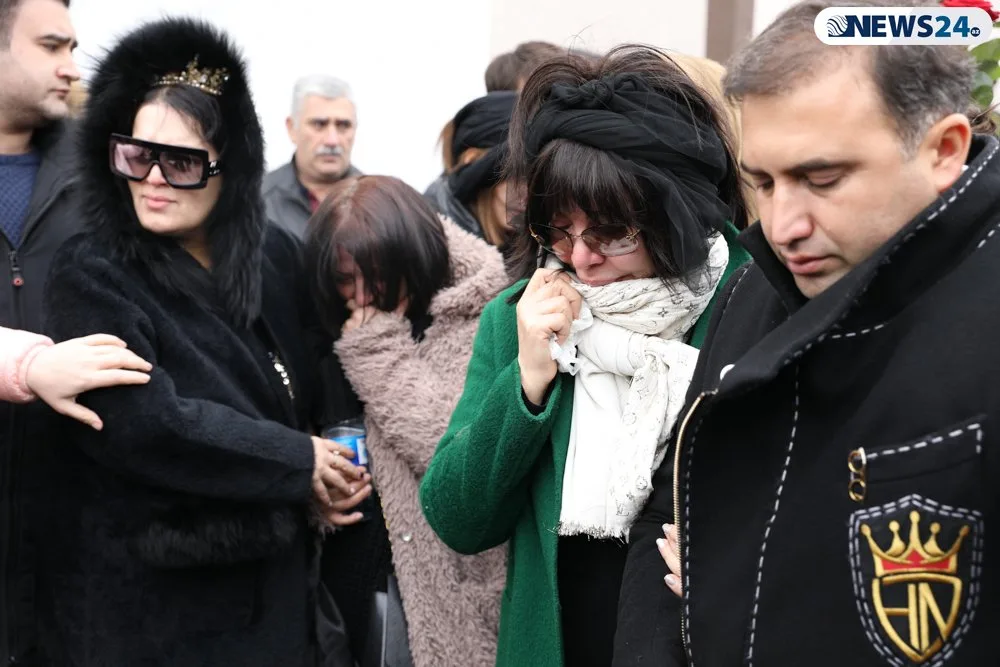 "Kaş, başımı çiyninə qoyub ağlaya bilərdim, ata..." - VİDEOREPORTAJ - FOTOLAR