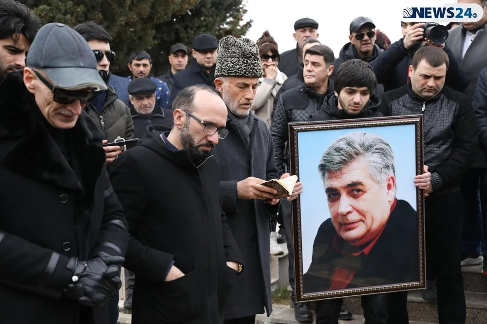 "Kaş, başımı çiyninə qoyub ağlaya bilərdim, ata..." - VİDEOREPORTAJ - FOTOLAR