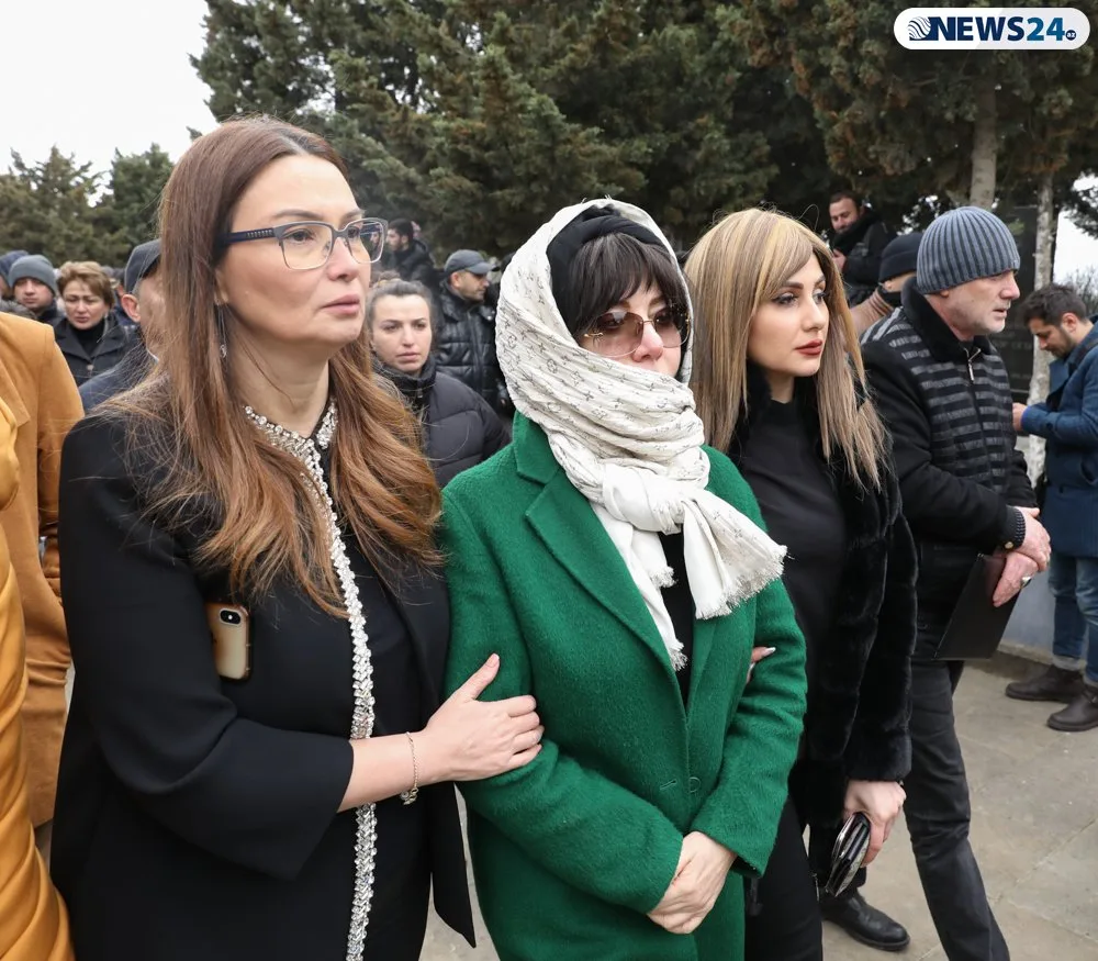 "Kaş, başımı çiyninə qoyub ağlaya bilərdim, ata..." - VİDEOREPORTAJ - FOTOLAR