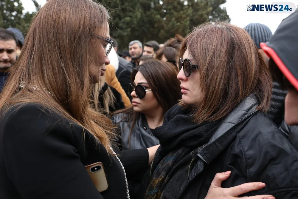 "Kaş, başımı çiyninə qoyub ağlaya bilərdim, ata..." - VİDEOREPORTAJ - FOTOLAR