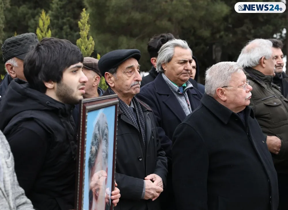 "Kaş, başımı çiyninə qoyub ağlaya bilərdim, ata..." - VİDEOREPORTAJ - FOTOLAR