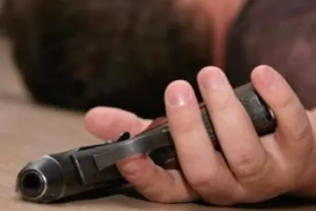 Ucarda 4 uşaq atası özünü güllələdi