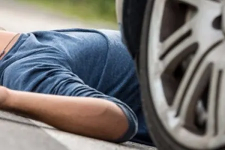 Azərbaycanda yol polisi ilə mübahisə edən sürücü öldü