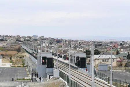 Abşeron dairəvi dəmir yolu bu gündən etibarən işləyir – Cədvəl