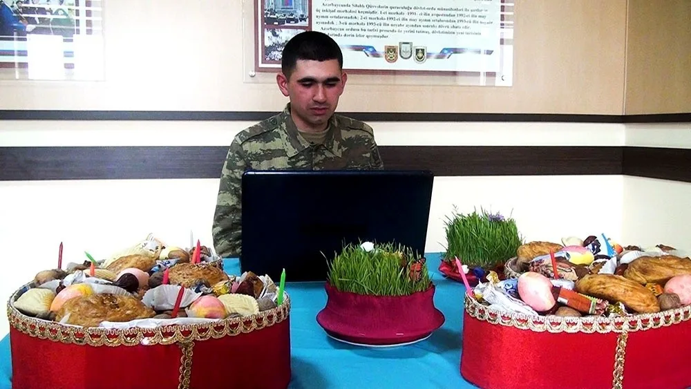 Əsgərlərin ailə üzvlərinə bayram təbrikləri - VİDEO