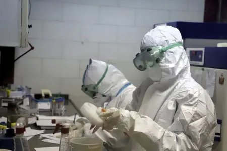 1 milyarda yaxın insan virus səbəbilə evdən çıxmır