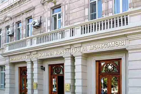 Konstitusiya Məhkəməsi Dəstək Fonduna - 100 min köçürdü