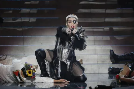 2019-cu ildə "Eurovision"da - KORONAVİRUS ŞOUSU - VİDEO