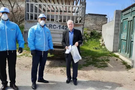 YAP-ın könüllüləri son beş gündə 2500-dən artıq tənha və ahıllara yardım edib