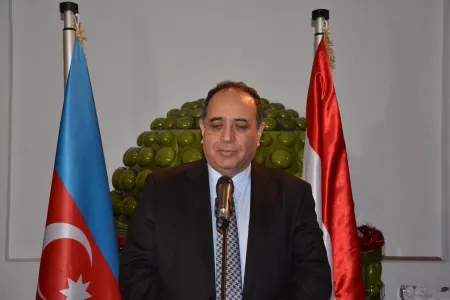 "Evlərimiz səngərə çevrilib"- - Səfir koronavirusdan ölən diplomatdan yazdı