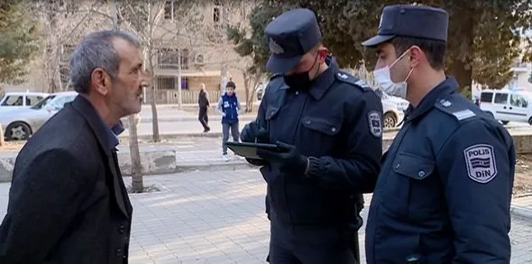 Polislər Gəncədə əhali ilə profilaktik söhbətlər aparıb - -Fotolar