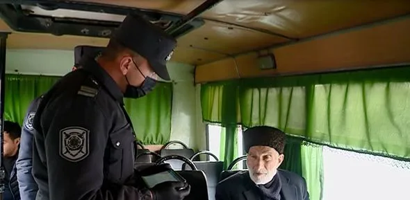 Polislər Gəncədə əhali ilə profilaktik söhbətlər aparıb - -Fotolar