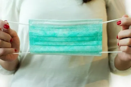 Azərbaycanda bir gündə 200 min maska satılır