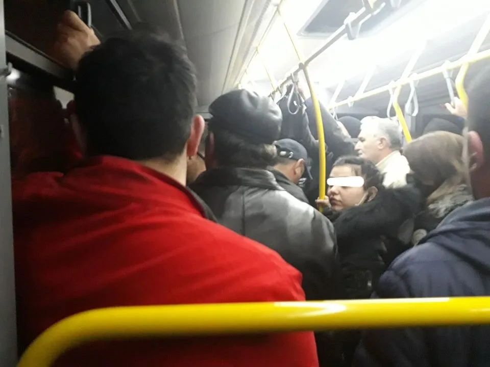 Bakıda avtobuslarda biabırçı görüntülər - – VİRUS YAYILA BİLƏR