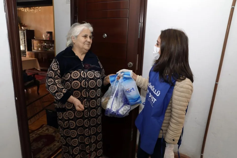 “Könüllü DOST”lardan tənha yaşlılara - DƏSTƏK - FOTO