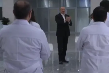 Prezident tibb işçilərini alqışladı - -Video