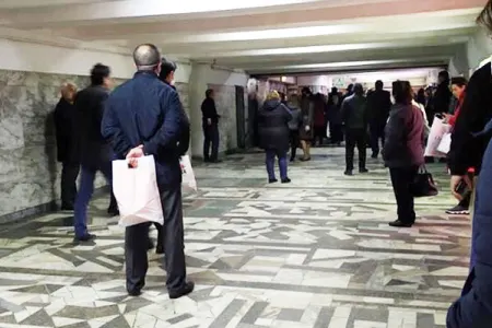 Metroda sıxlıq yarandı
