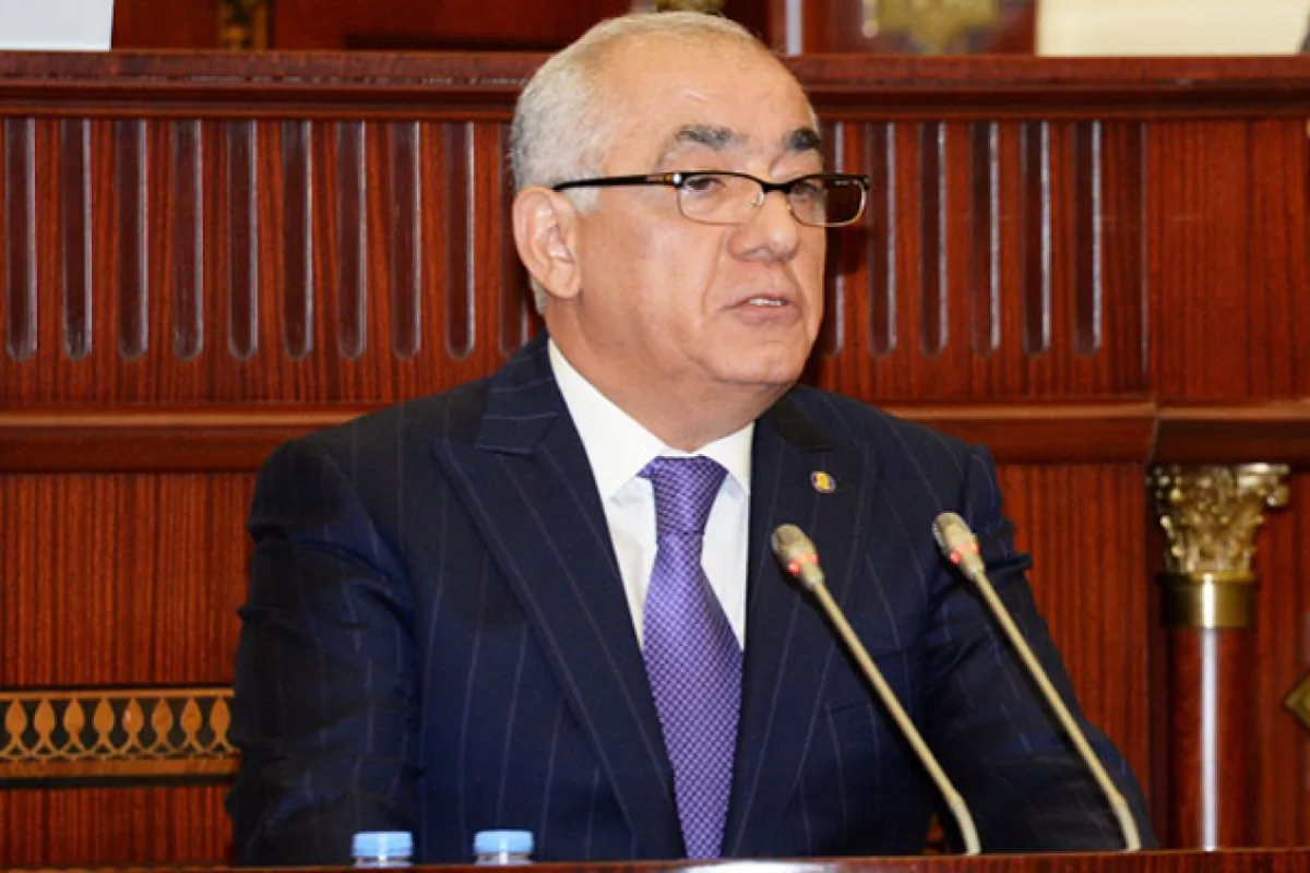 Baş Nazirin hesabatı təxirə salınıb