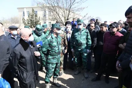 Elçin Quliyev və Kəmaləddin Heydərov Rusiyadan gələrək karantinə cəlb olun­muş vətəndaşlarla görüşüblər