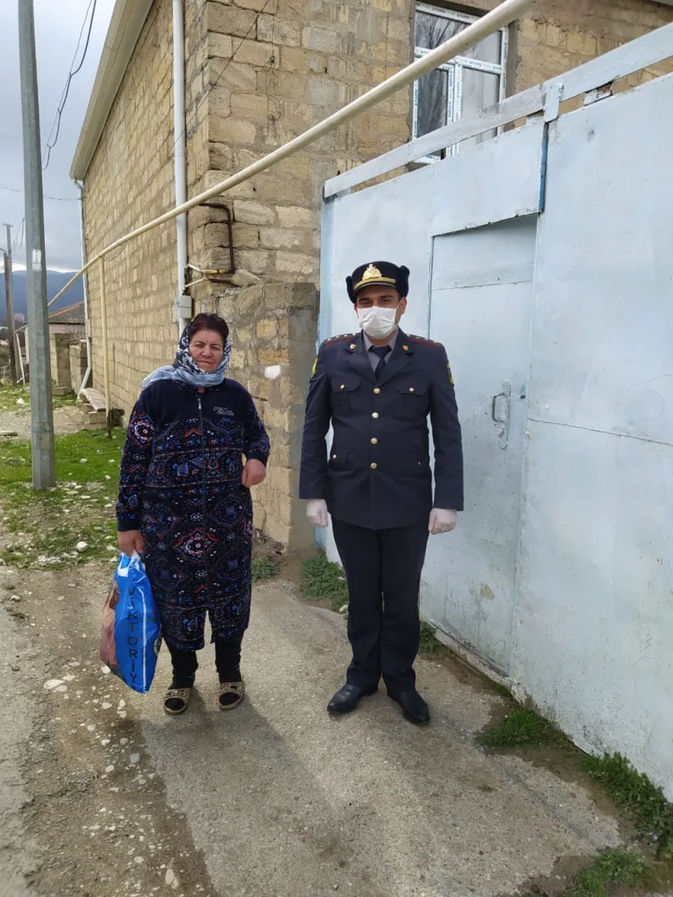 Xızı polisi yaşlı insanlara - ƏRZAQ YARDIMI ETDİ - FOTO