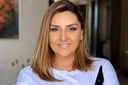 "Bir-birimizə əl uzatmaq çox görüldü..." - ZÜLFİYYƏ XANBABAYEVA