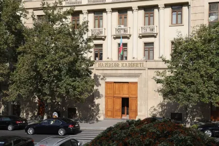 Azərbaycanda xüsusi karantin dövründə iş rejiminin tənzimlənməsi barədə qərar verilib - SİYAHI