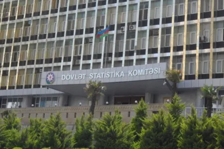 Azərbaycanda orta aylıq əmək haqqı artırılıb