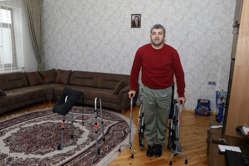 Daha bir qrup əlilə reabiltasiya vasitələri verildi - FOTOLAR