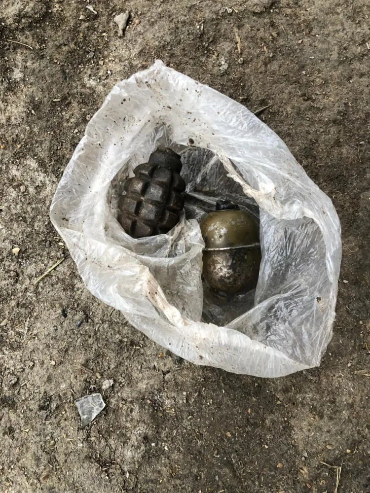 Axtarışda olan keçmiş məhkumun evində - QUMBARA AŞKARLANDI - FOTO