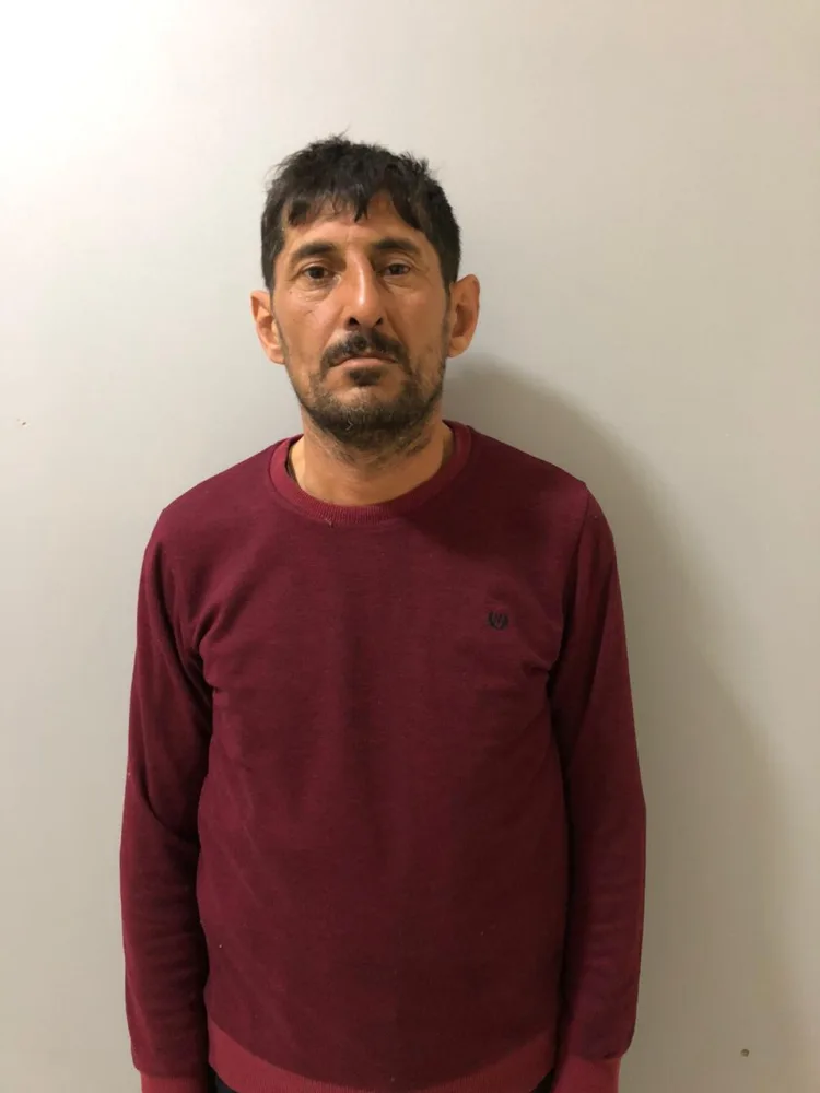 Axtarışda olan keçmiş məhkumun evində - QUMBARA AŞKARLANDI - FOTO