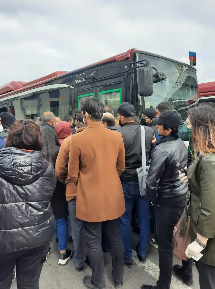 "Təsəvvür edin, müharibədir, atəş altında evdən çıxarsınız?"- - MAİS AĞAYEV