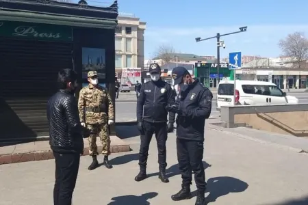 Polisi icazə olmadan hərəkət edən şəxsləri müəyyən etdi - FOTO