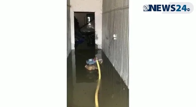 SON DƏQİQƏ: Sədərəkdə sahibkarların anbarları - SUYUN İÇİNDƏ QALDI - FOTOLAR - VİDEO