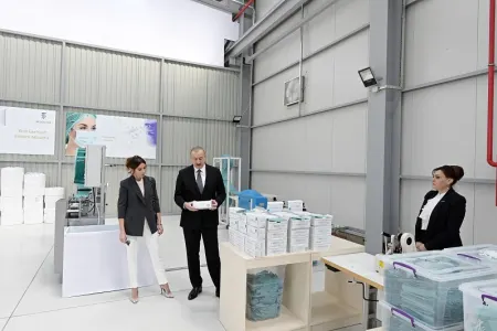 Prezident və xanımı tibbi maska istehsalı - müəssisəsinin AÇILIŞINDA -FOTO - VİDEO - YENİLƏNDİ